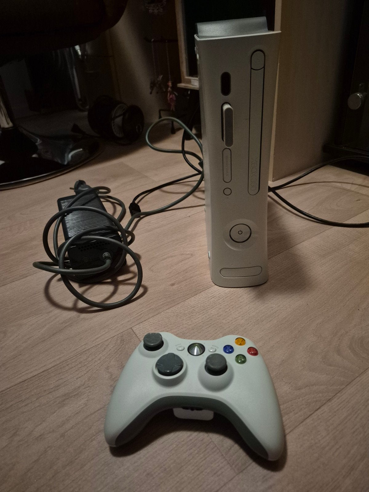 witte xbox360 arcade met controller en extra geheugen, Ophalen, Met 2 controllers