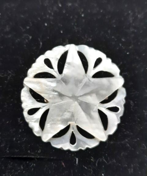 Antieke Handgesneden Parelmoer Broche – Ster van Bethlehem, Ophalen, Overige materialen, Broche