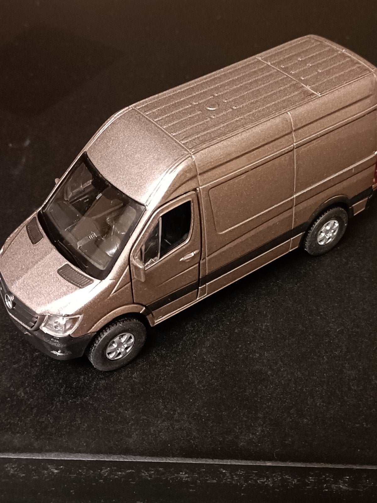 Welly Mercedes-Benz Sprinter 1:36 Pullback Auto, Ophalen of Verzenden