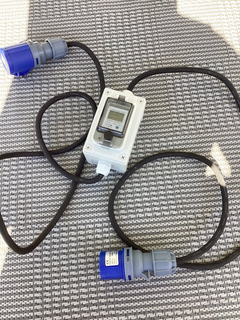 Mobiele digitale stroommeter 230 V 16A, Ophalen of Verzenden, Zo goed als nieuw