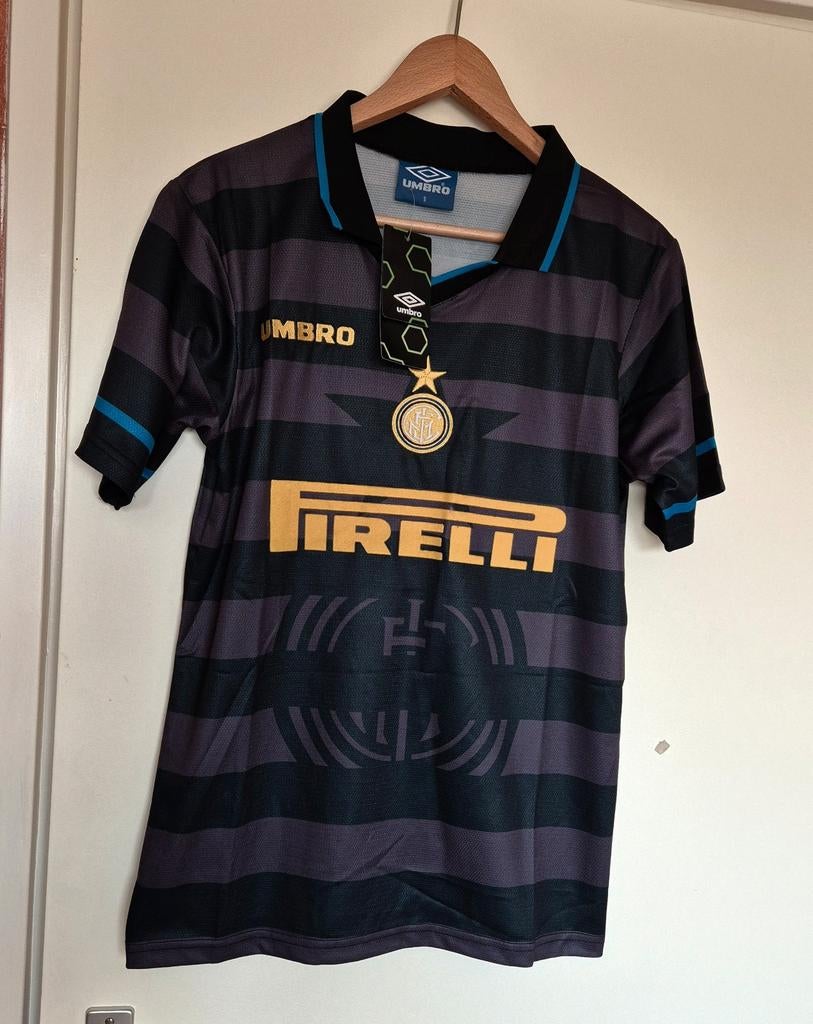 Nieuw Umbro Inter Milan voetbalshirt in maat S., Maat S, Ophalen of Verzenden, Nieuw, Shirt