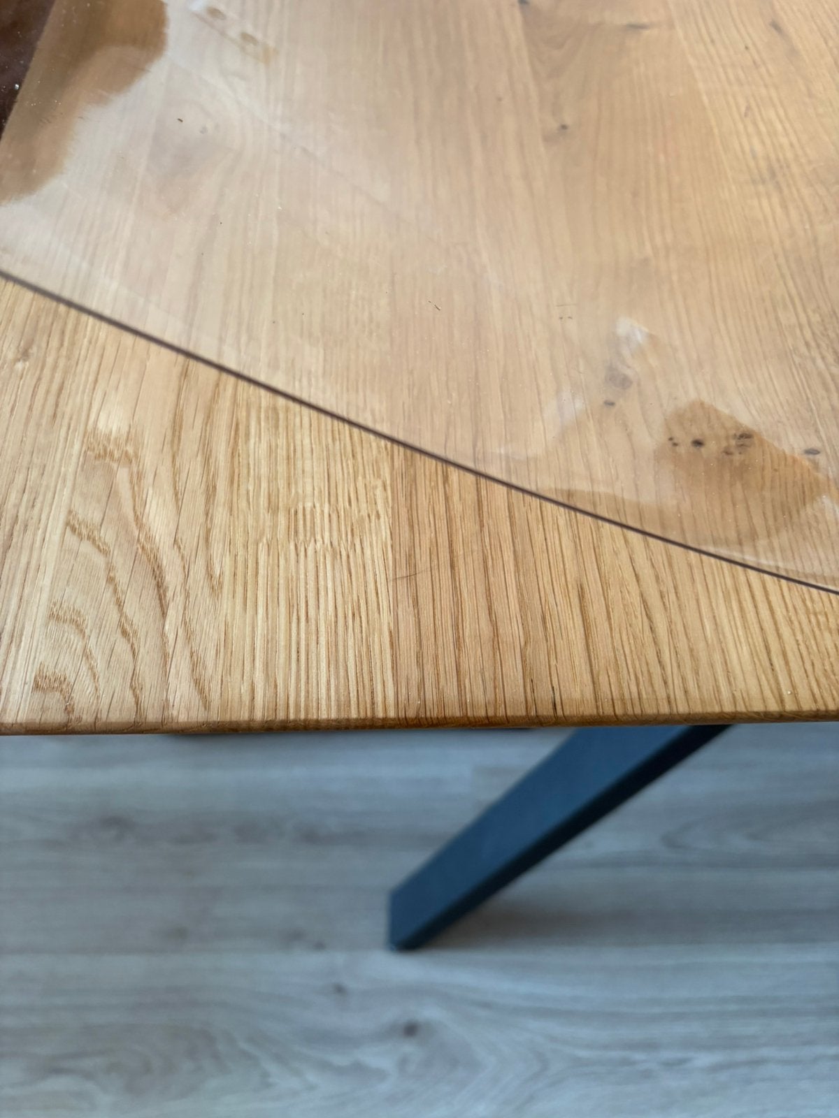 Foto 4 van Tafel met stoelen