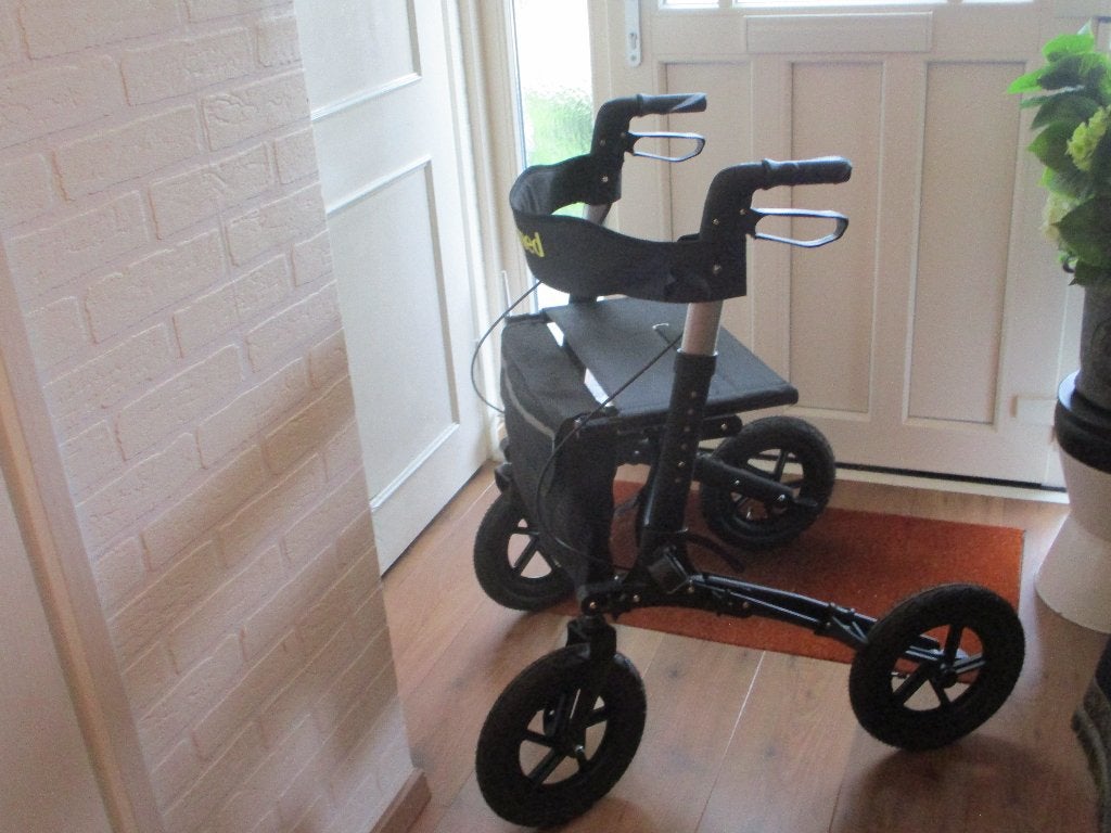 Rollator Breed model,v.a 85,00e, Ophalen, Opvouwbaar, Zo goed als nieuw