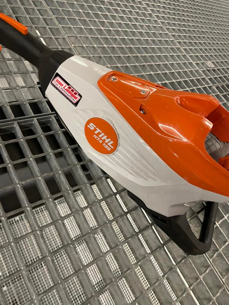 Stihl accu hoogsnoeier HTA 135, Ophalen of Verzenden, Zo goed als nieuw, Accu