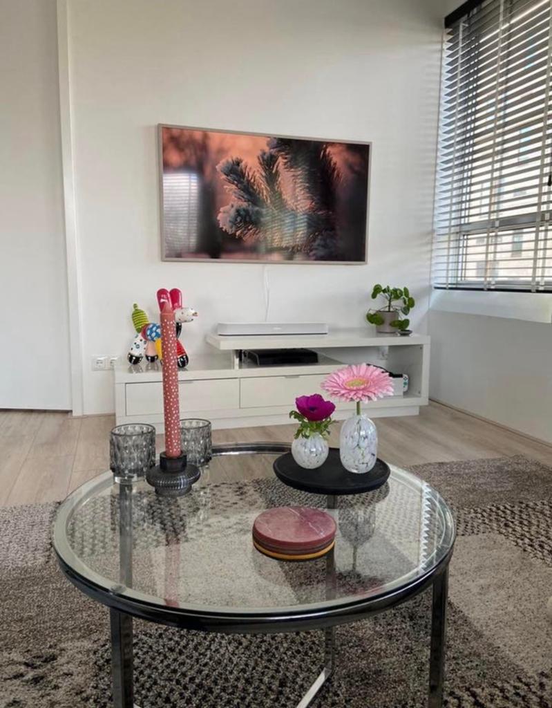Modern wit tv meubel, Ophalen, 150 tot 200 cm, Zo goed als nieuw, Minder dan 100 cm