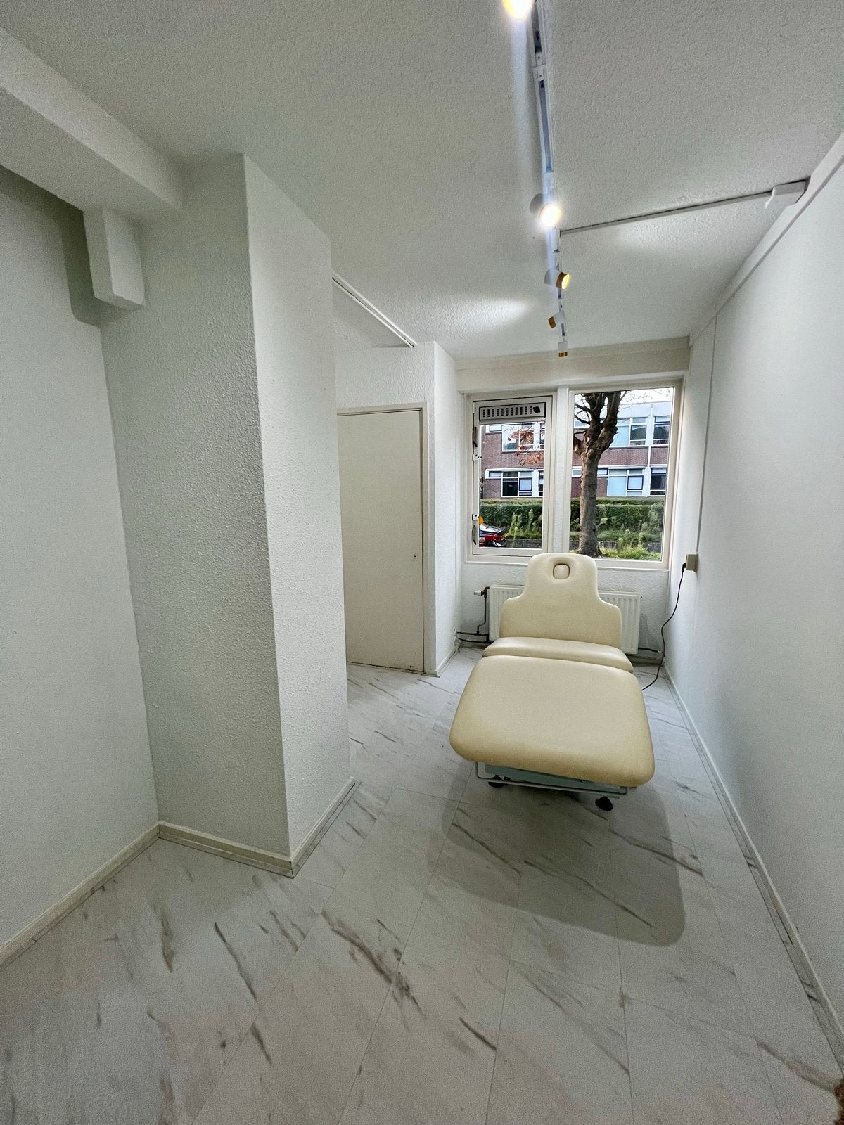 Luxe behandelkamer/kantoor te huur in beautysalon – Utrecht, Huizen en Kamers, Kamers te huur, Utrecht