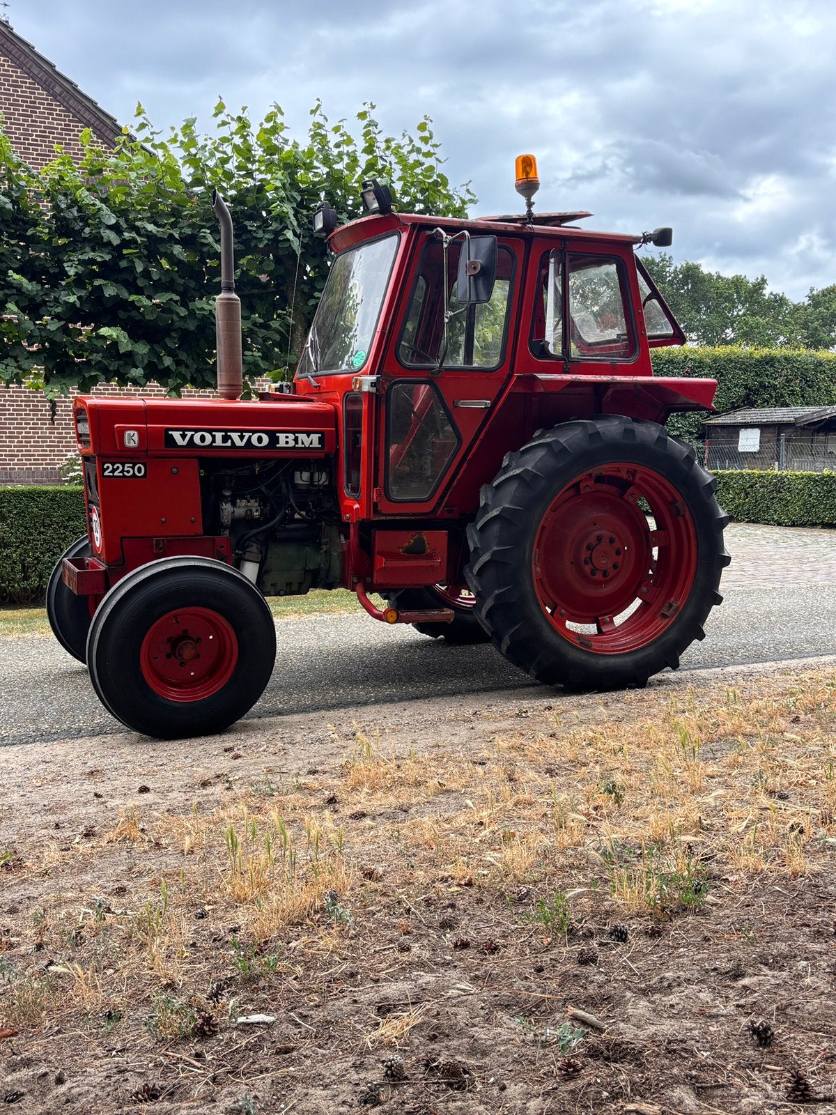 Tractor Volvo BM 2250 nette en goed werkende, Gebruikt, Tot 80 Pk, 5000 tot 7500, Ophalen