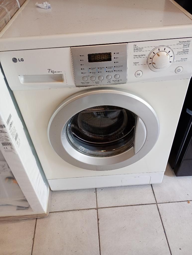 Goede 7 kg LG wasmachine 1400 toeren nu 50 euro, Witgoed en Apparatuur, Wasmachines, Ophalen, Gebruikt, Voorlader, 85 tot 90 cm