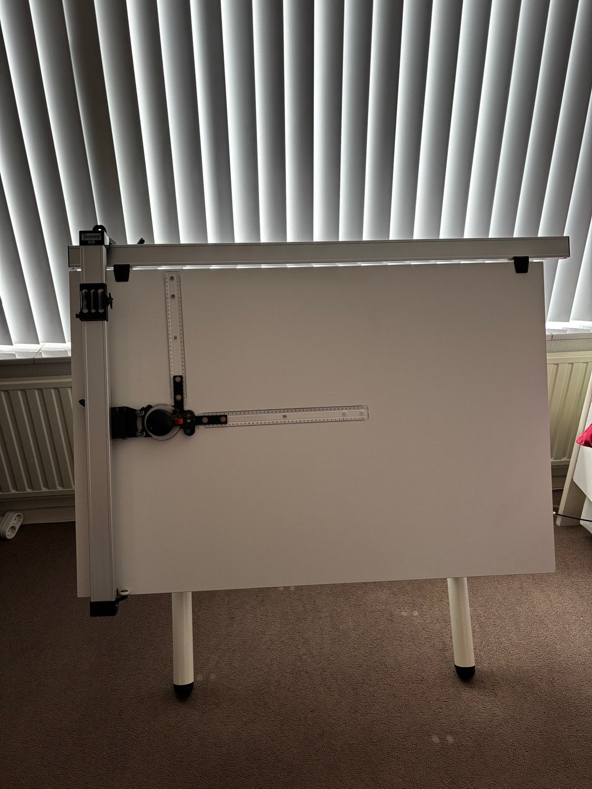 Tekentafel wat ook de hoogte in kan, Ophalen, Gebruikt, 130 tot 150 cm