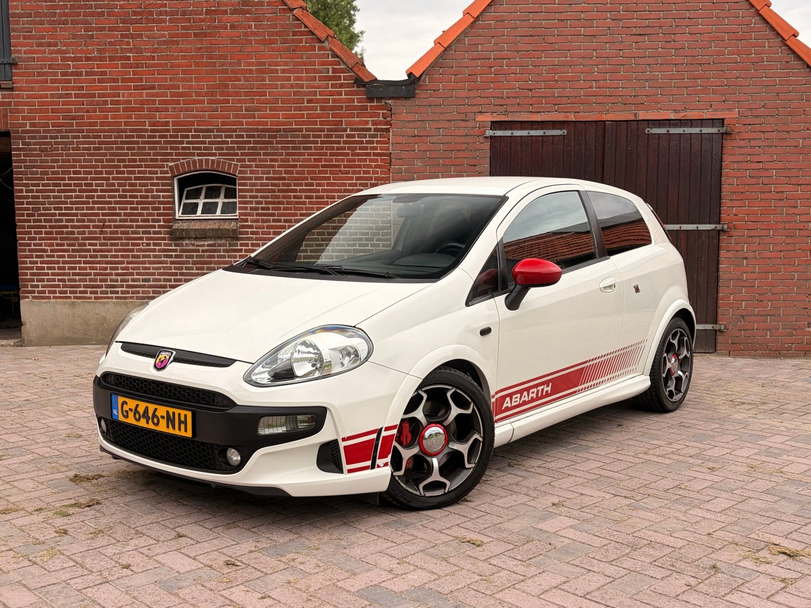 Fiat Punto 1.4 Multi-air Abarth 3DR 2012 Wit, Voorwielaandrijving, 4 cilinders, 4 stoelen, Alcantara