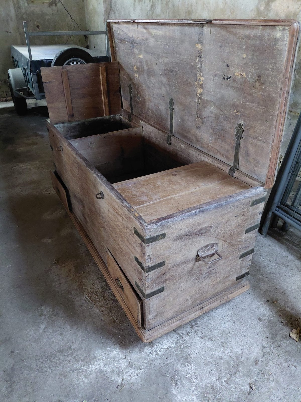 Vintage opbergkist met koper, Huis en Inrichting, Woonaccessoires | Kisten, 50 – 75, Gebruikt, 100 tot 150 cm, Ophalen of Verzenden
