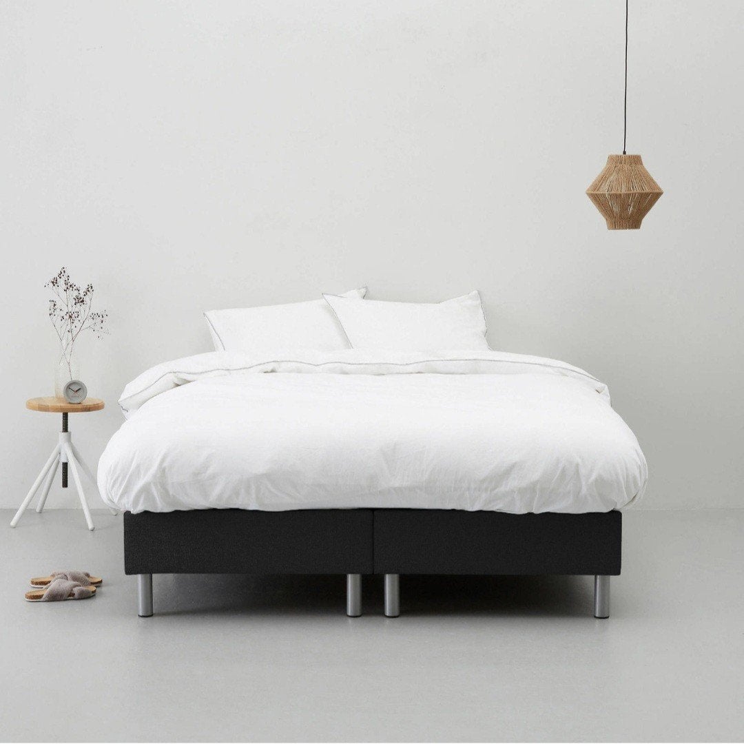 Zo goed als nieuw bed 140x200 Nous Living  incl. matra, Ophalen, Tweepersoons, 140 cm, Zo goed als nieuw