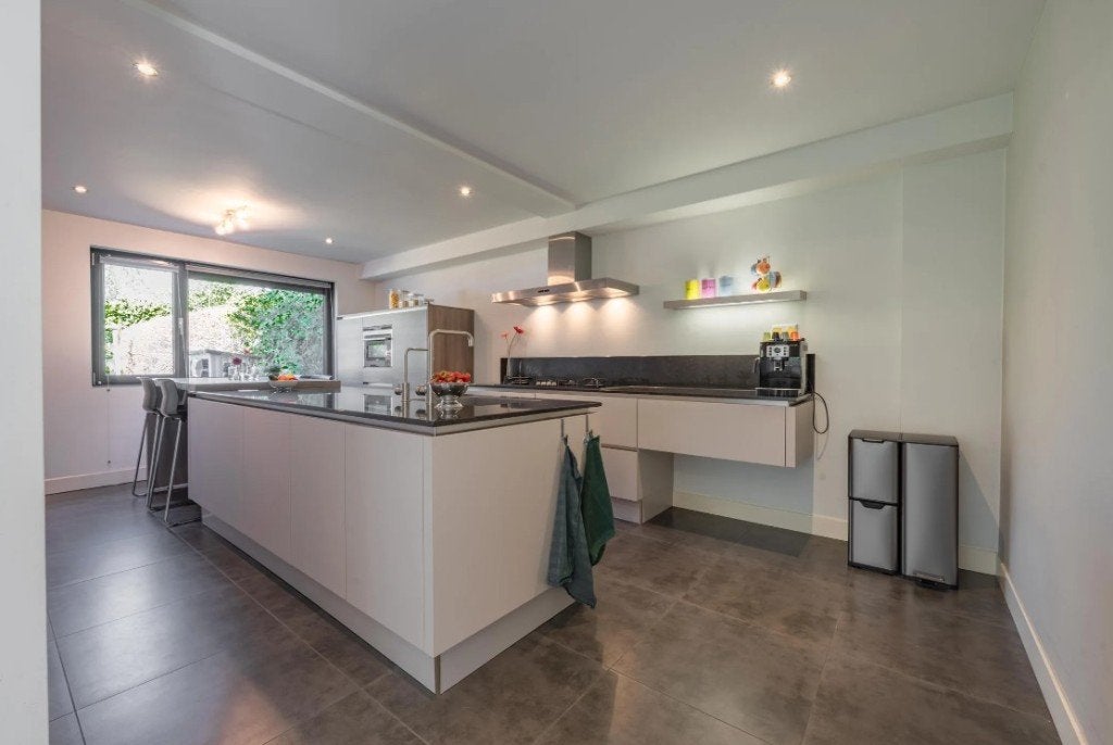Luxe Zandkleur/Houtlook Eilandkeuken +graniet GEDEMONTEERD