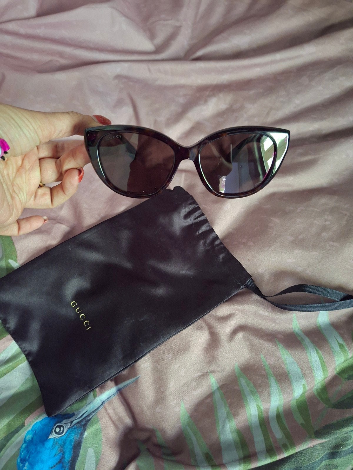 gucci bruine zonnebril vlinder model, Ophalen of Verzenden, Zo goed als nieuw, Bruin, Overige merken