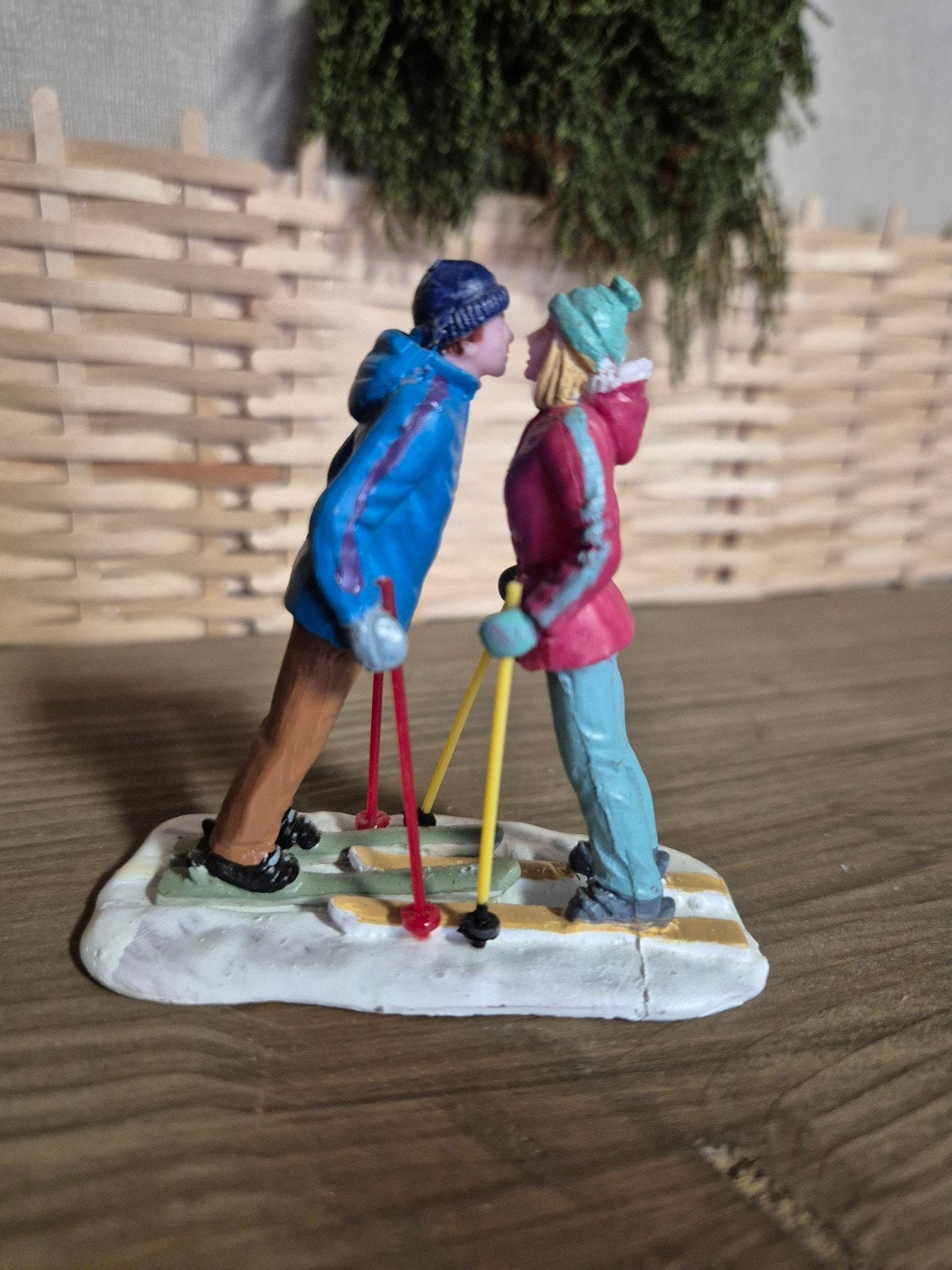 Lemax figuur 5 kerstdorp kersthuisjes, Diversen, Ophalen of Verzenden, Zo goed als nieuw