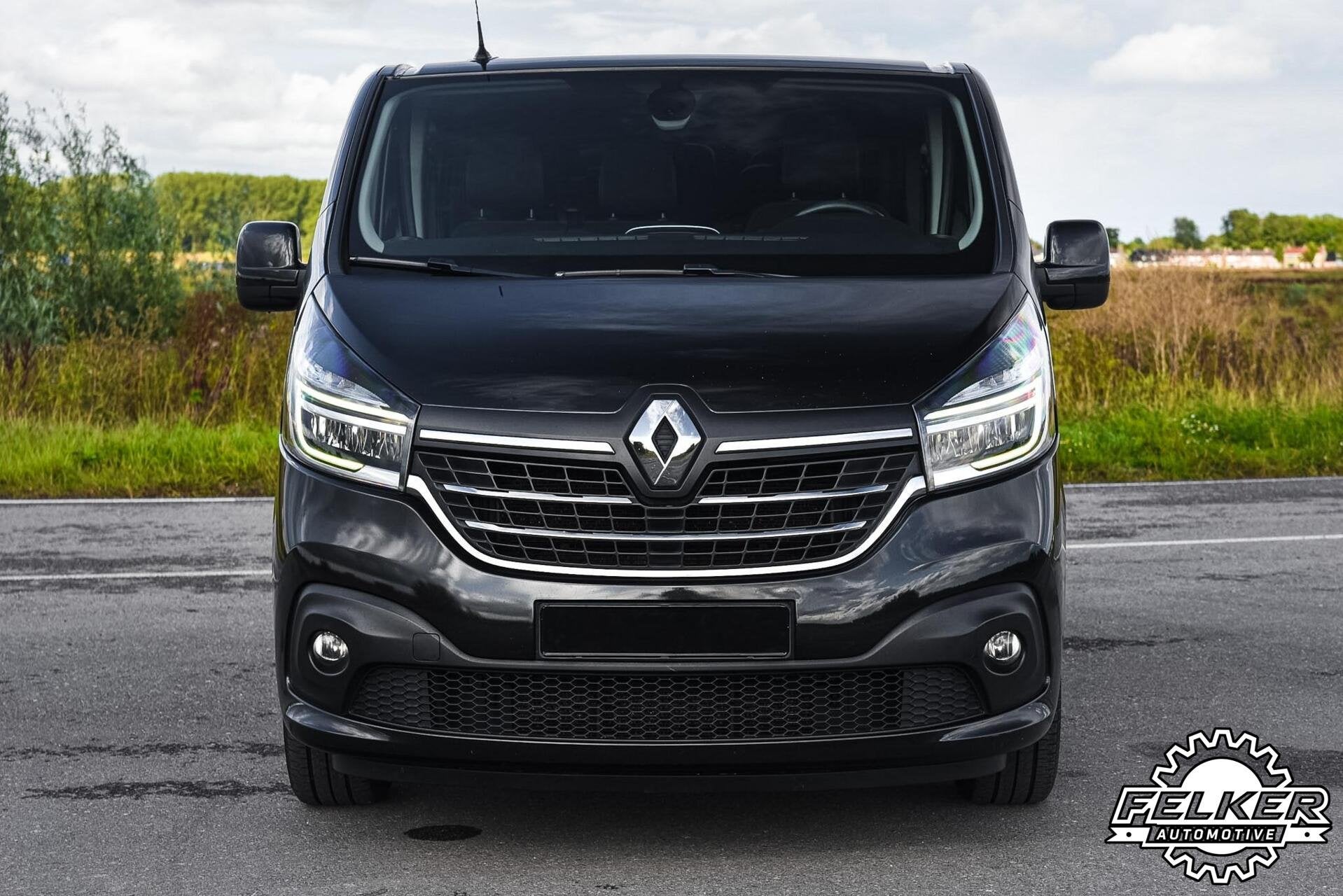 Trafic 2.0 dCi 145 DC Luxe | Automaat | 6-Pers, Automaat, 145 pk, Euro 6, 4 cilinders