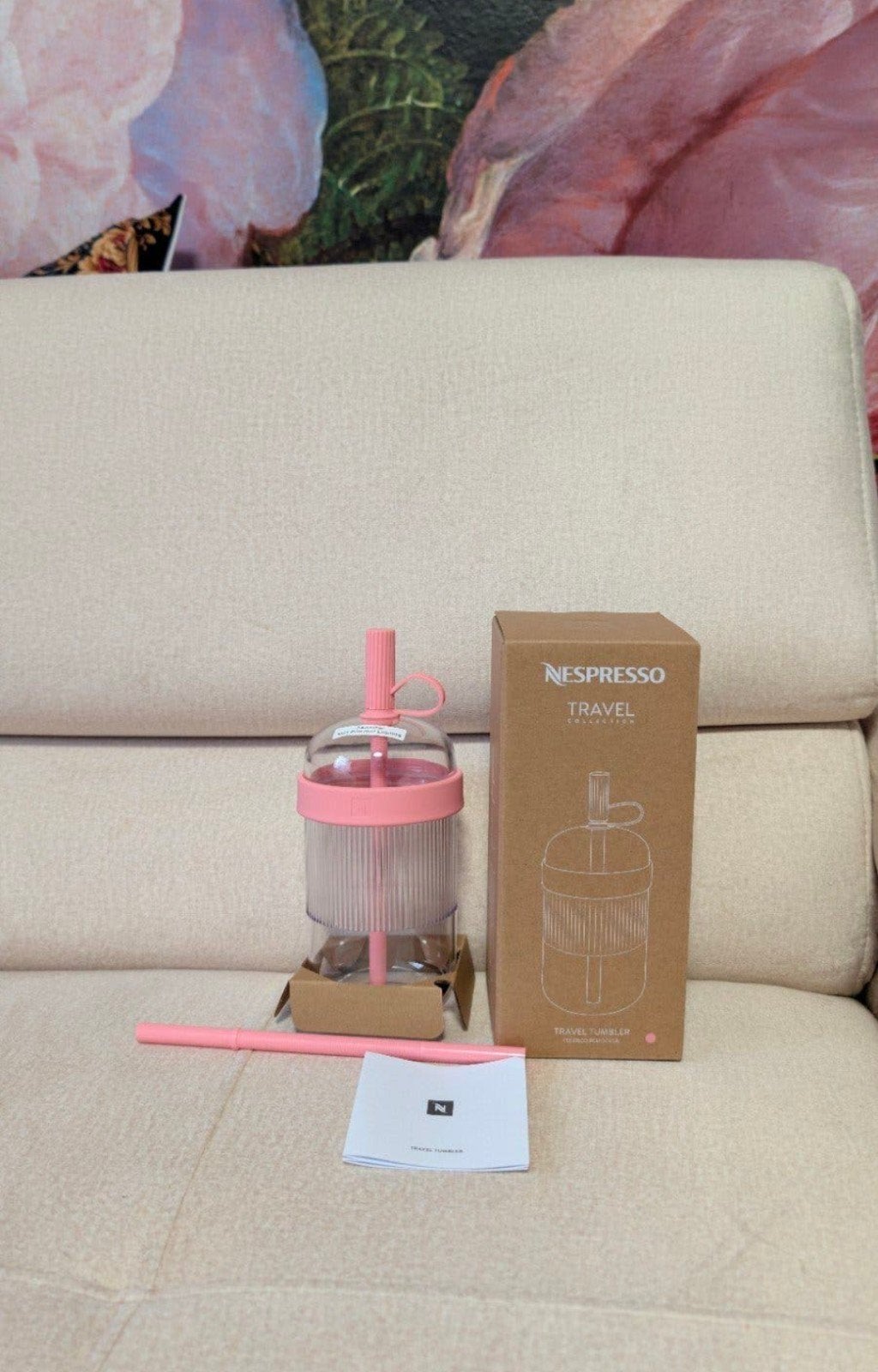Foto 3 van Nespresso Travel Tumbler Bubblegum 530 ml + stempelkaart