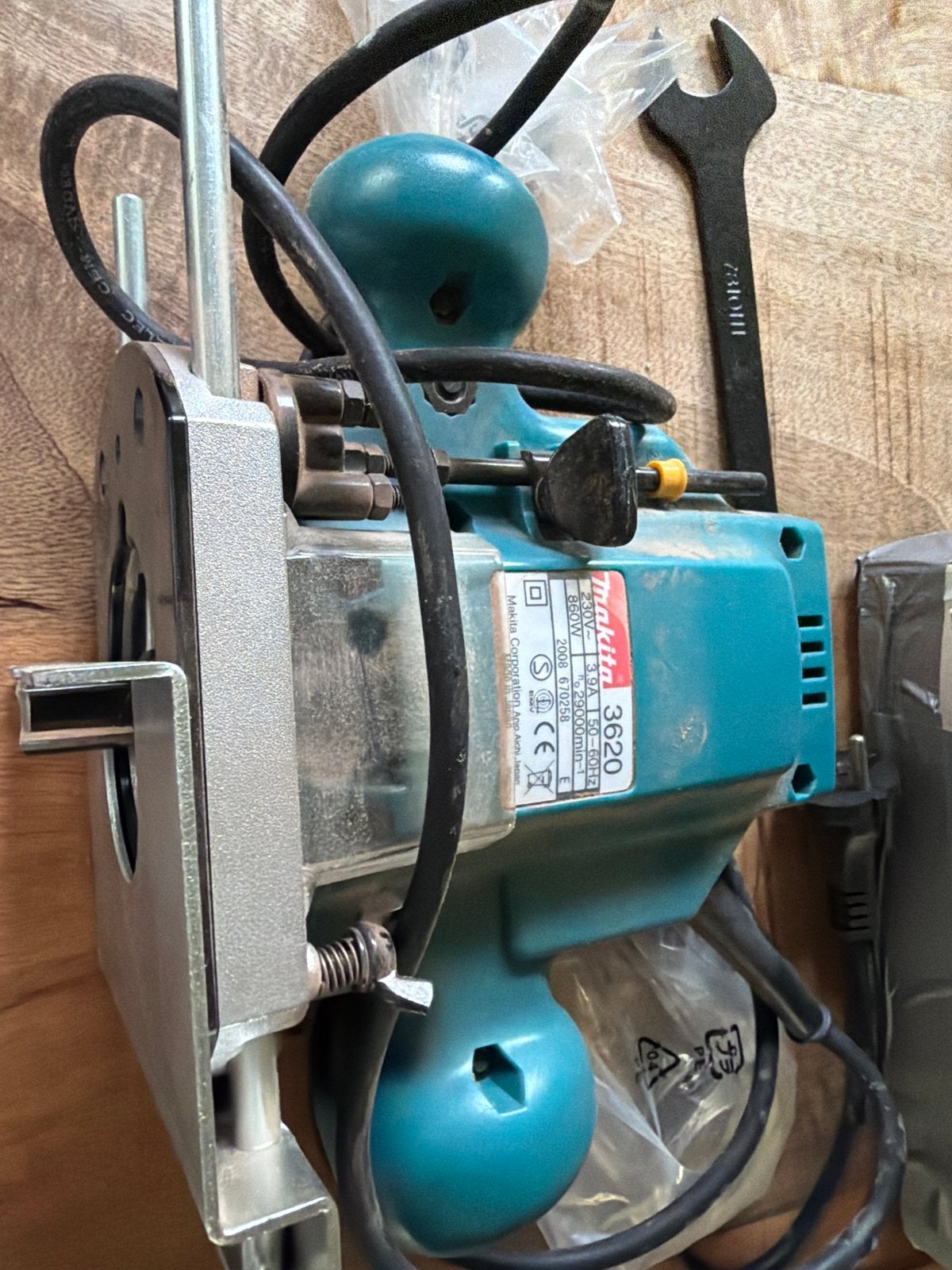 Makita 3620 Bovenfrees - Krachtig en Betrouwbaar, Ophalen of Verzenden, Zo goed als nieuw, Elektrisch, Bovenfrees
