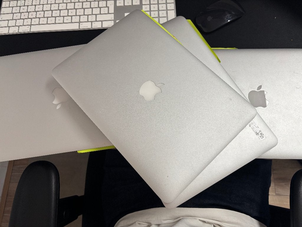 4 (defecte) Macbooks voor onderdelen, Computers en Software, Apple Macbooks, Qwerty, 8 GB, 13 inch, Minder dan 2 Ghz