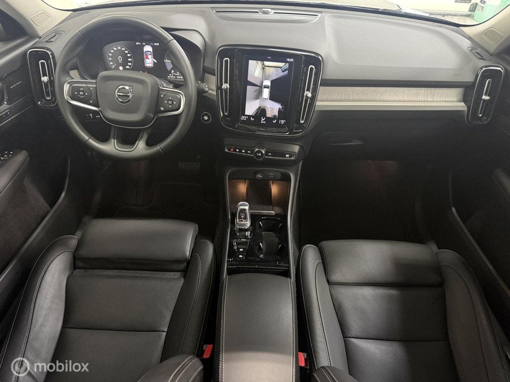 Volvo XC40 1.5 T5 Twin Engine Inscription PANO/ACC/LEER/360, Gebruikt, Euro 6, Automatische klimaatregeling, Zwart