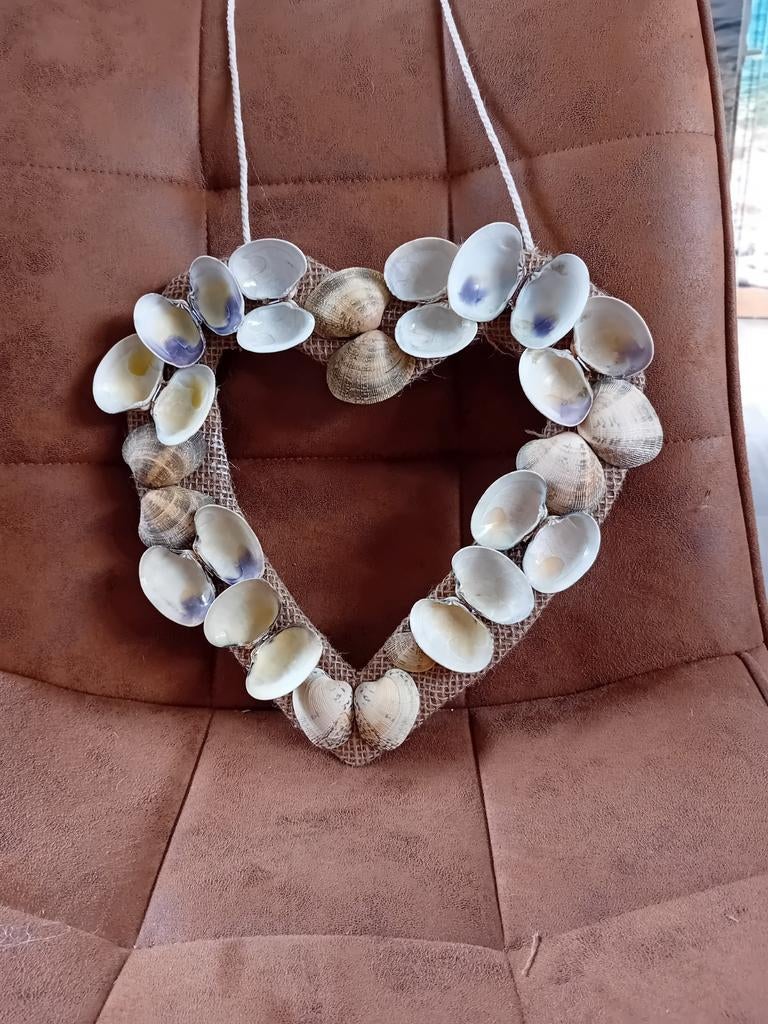Hartvormige schelpenhanger - Handgemaakt decoratie, Meerkleurig, Ophalen of Verzenden, Natuurlijk materiaal, Landelijk