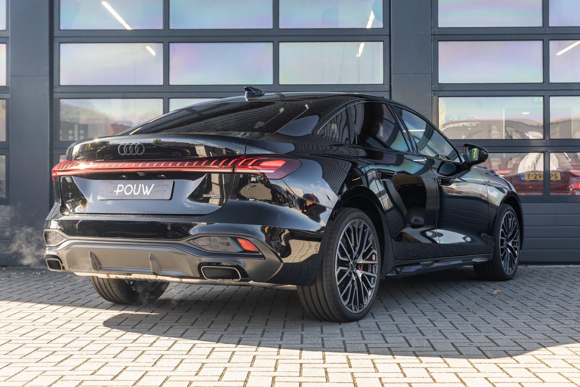 Audi A5 Limousine 2.0 e-hybrid 299pk quattro S Edition | 20", Auto's, Audi, Automaat, 12 maanden, 4 cilinders, 150 min