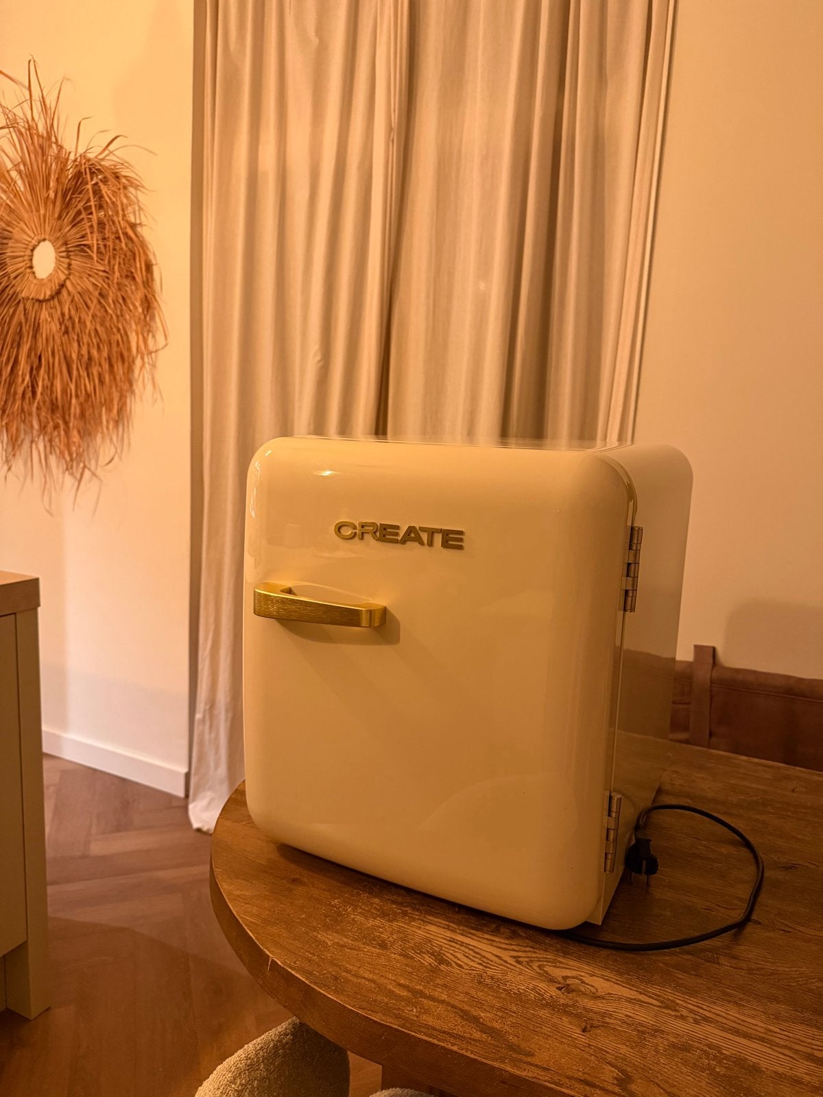 Create Retro koelkast 48L – gebroken wit/goud, Ophalen, Zonder vriesvak, Minder dan 85 cm, 45 tot 60 cm