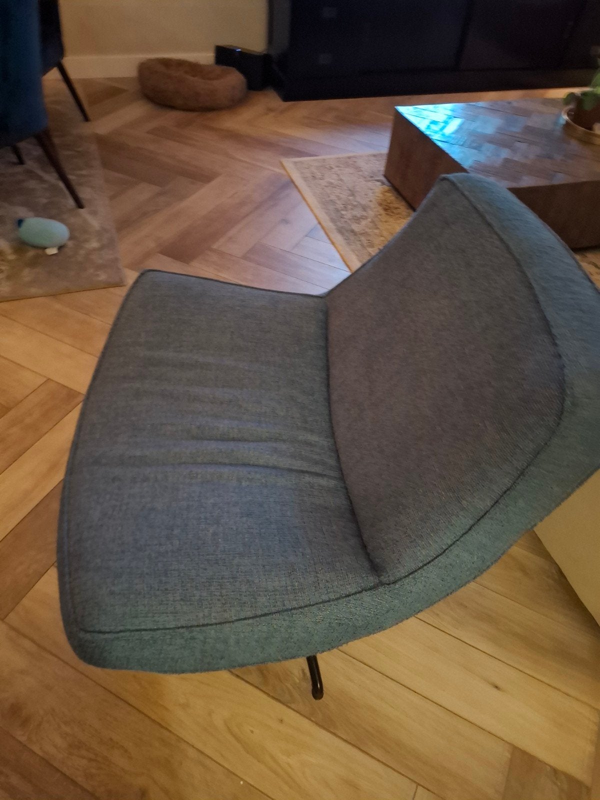 Comfortabele stoel met lichte beschadiging, Gebruikt, Blauw, Ophalen of Verzenden, Metaal