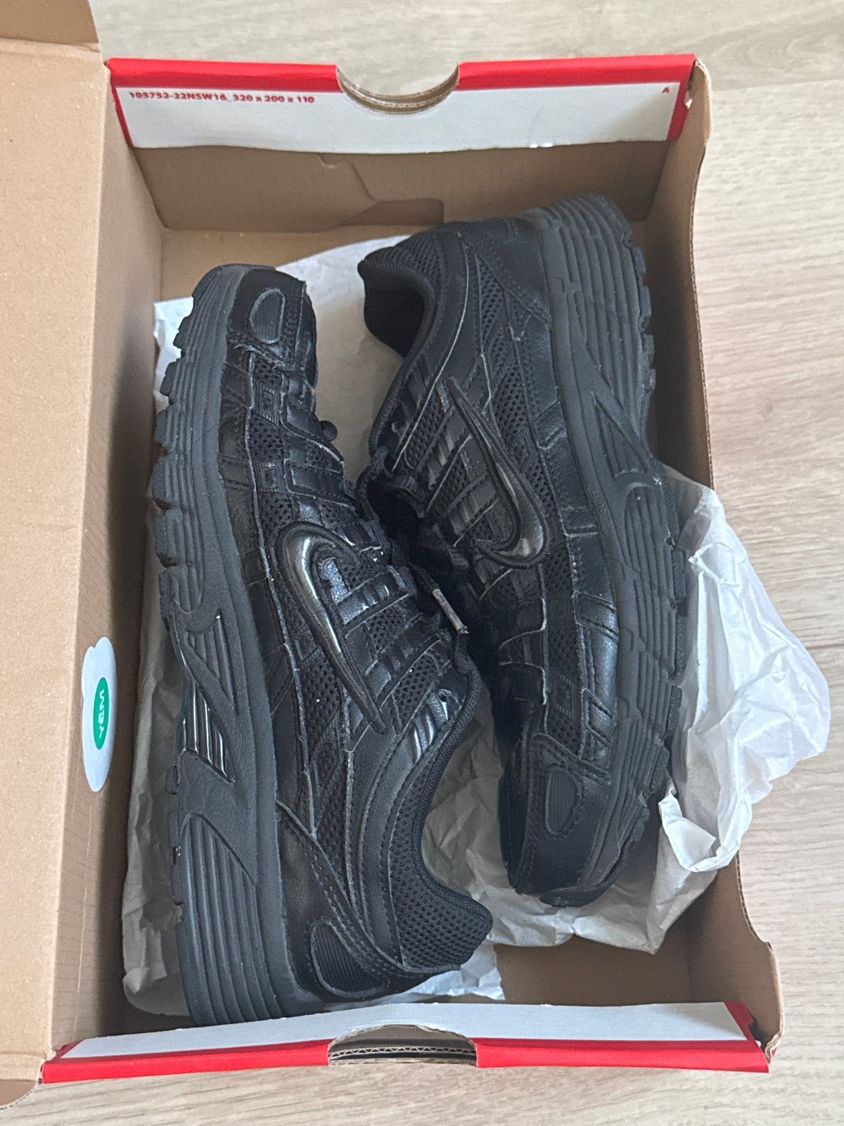 Nike P6000 sneakers maat 37,5 EU, Kleding | Dames, Ophalen of Verzenden, Gedragen, Zwart, Sneakers of Gympen