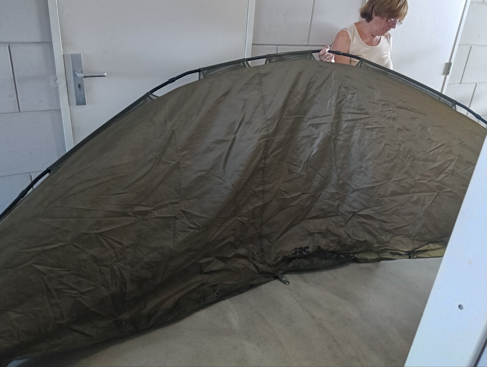 Jrc tent uitklap baar halve tent compleet, Ophalen