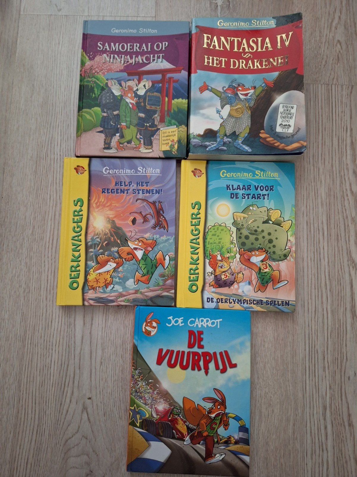 4 x Geronimo Stilton & 1 Joe Carot boeken leespakket, Ophalen of Verzenden, Gelezen