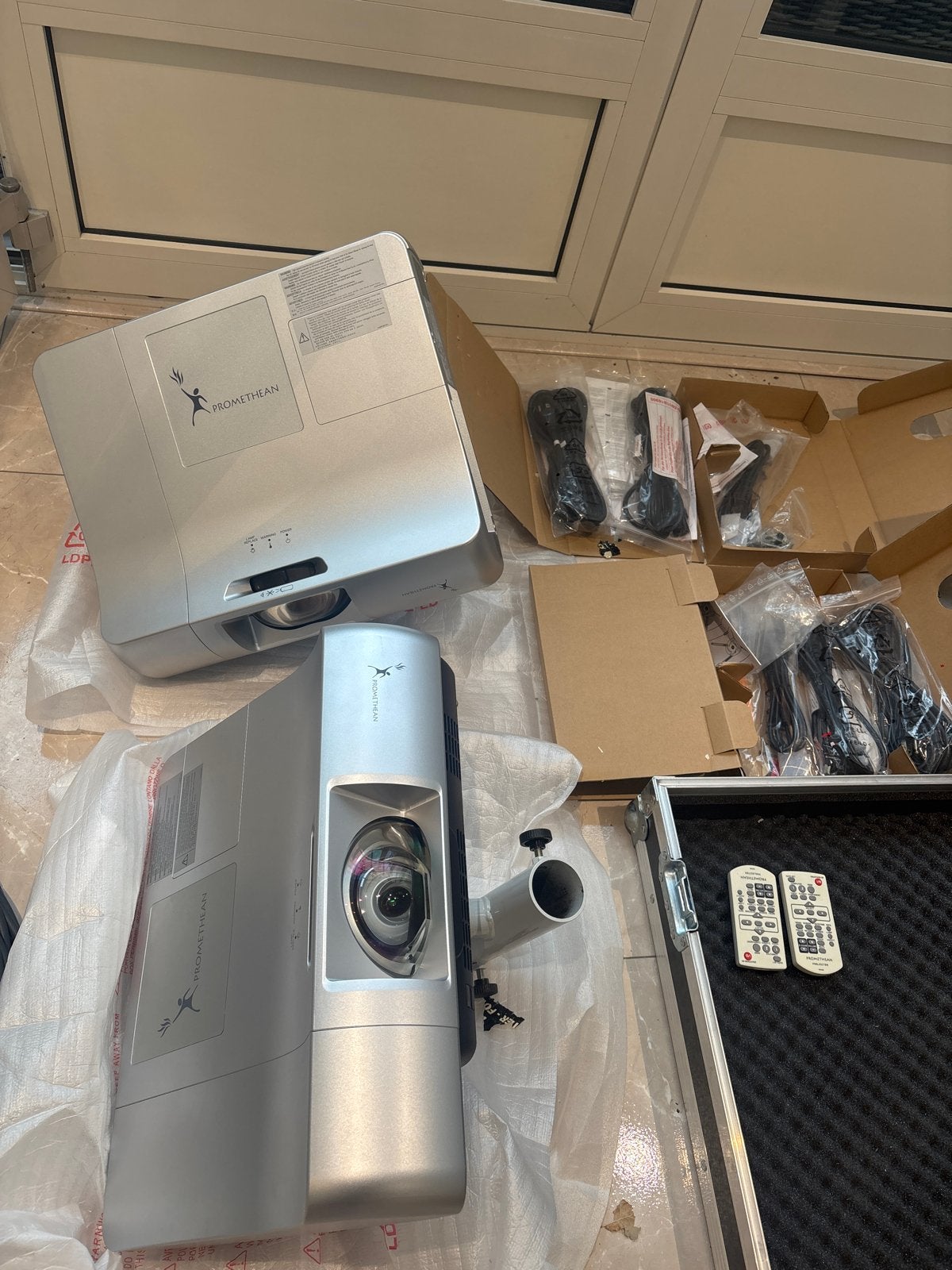 Promethean PRM-30 Beamer Projector met accessoires, Ophalen of Verzenden, Gebruikt, Overige technologieën, Overige resoluties