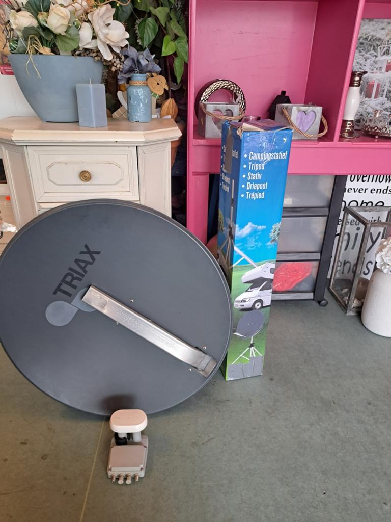 Schotelantenne, Gebruikt, Triax, Abergorki industrieterrein, Ophalen of Verzenden