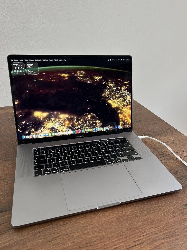 Macbook Pro 2019 | 16 inch | 16 GB RAM | 512 gb