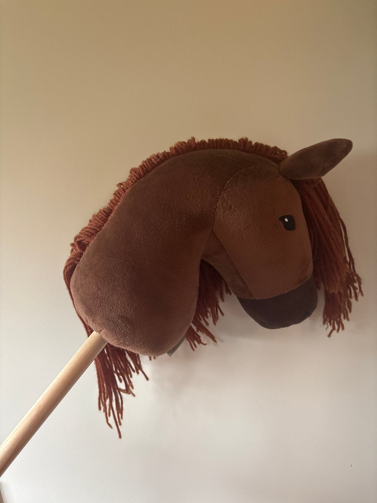 Houten stokpaardje van Astrup, bruin, Ophalen, Zo goed als nieuw, Jongen of Meisje