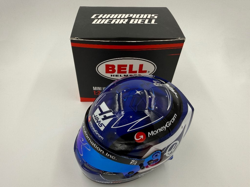 1/2 helm F1 Bearman Singapore 2025 (Haas) signed, Ophalen of Verzenden, Nieuw, Formule 1