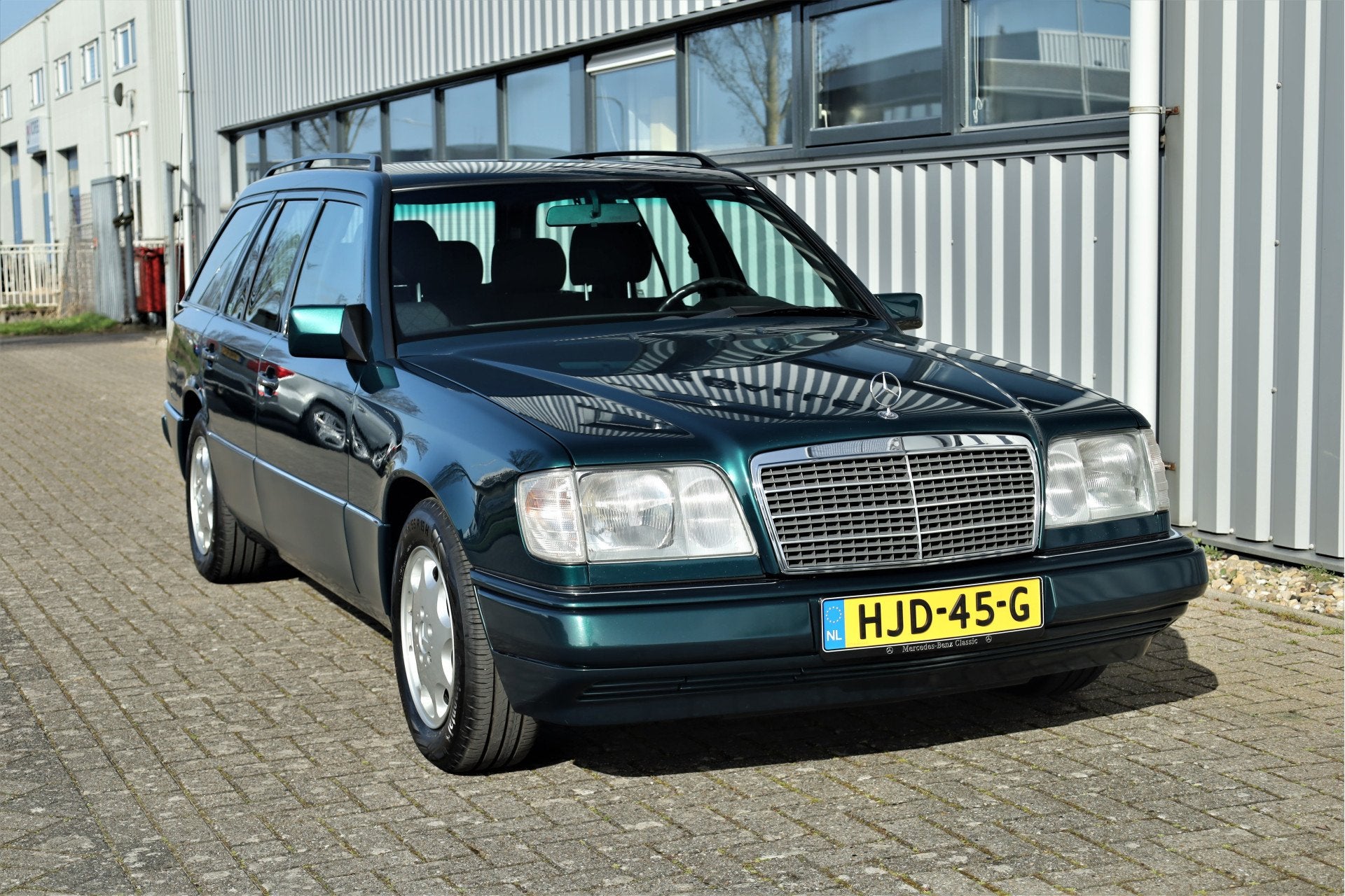 Mercedes-Benz E-Klasse Combi E 200 S124 Youngtimer 141462km, 1998 cc, Handgeschakeld, Geïmporteerd, Groen