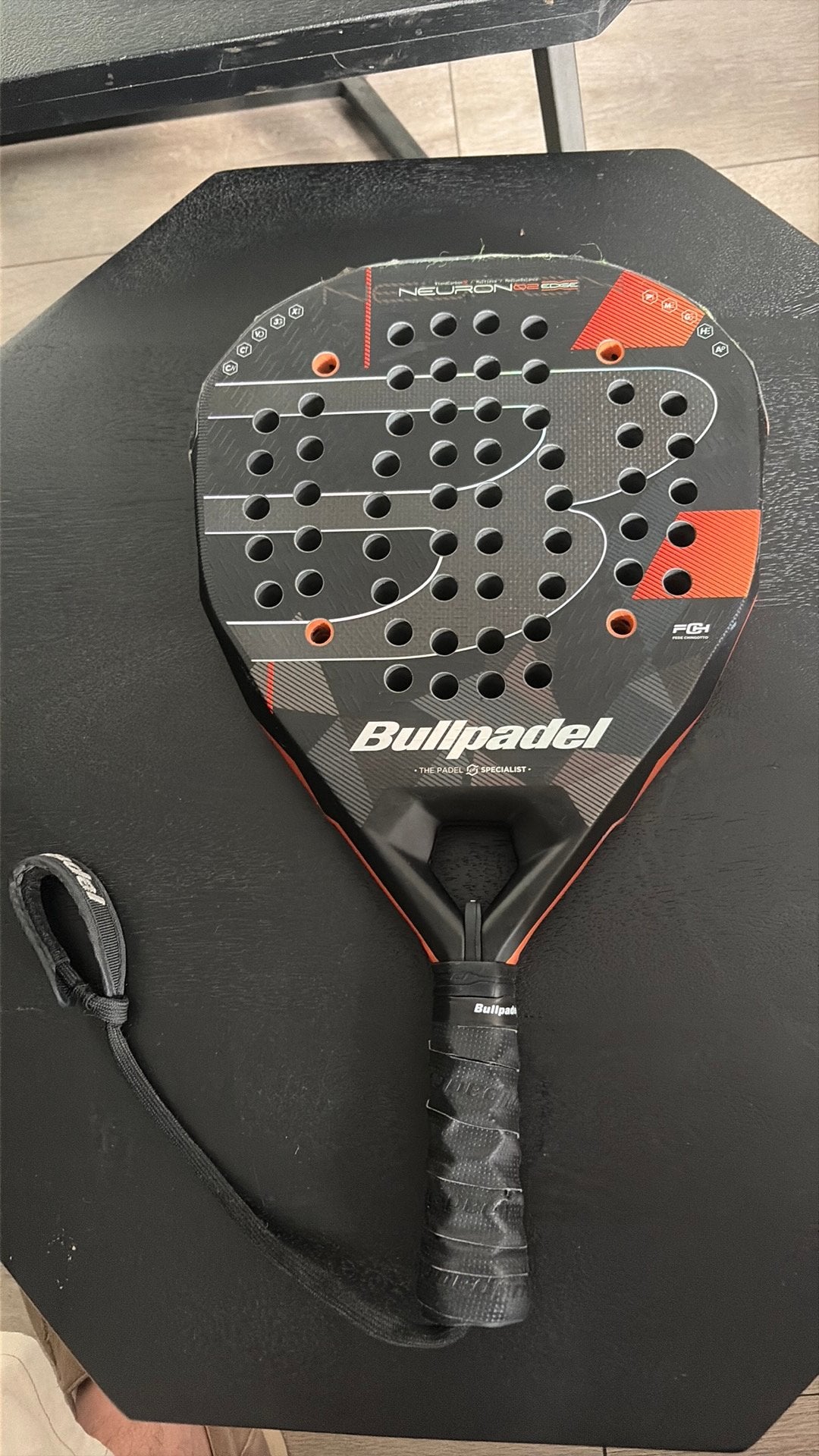 Bullpadel neuron 02 edge, Sport en Fitness, Ophalen of Verzenden, Zo goed als nieuw