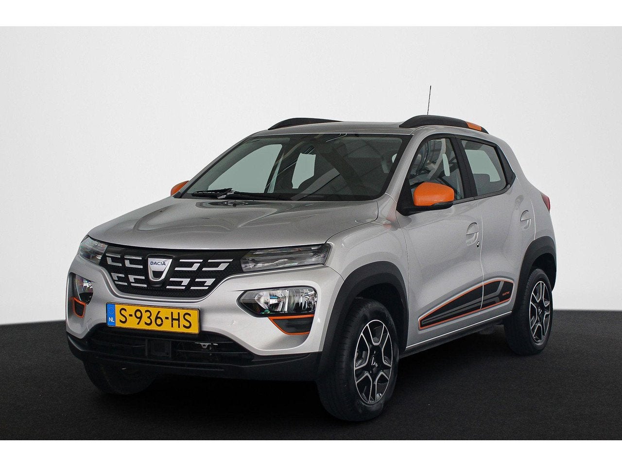 Dacia Spring Comfort Plus 27 kWh Apple CarPlay Achteruitrijc, Automaat, Gebruikt, 4 stoelen, 45 pk