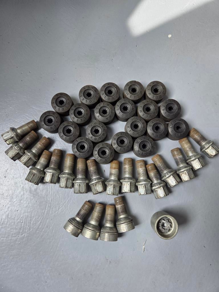 VW wielbouten en slotbouten, Ophalen of Verzenden, Seat