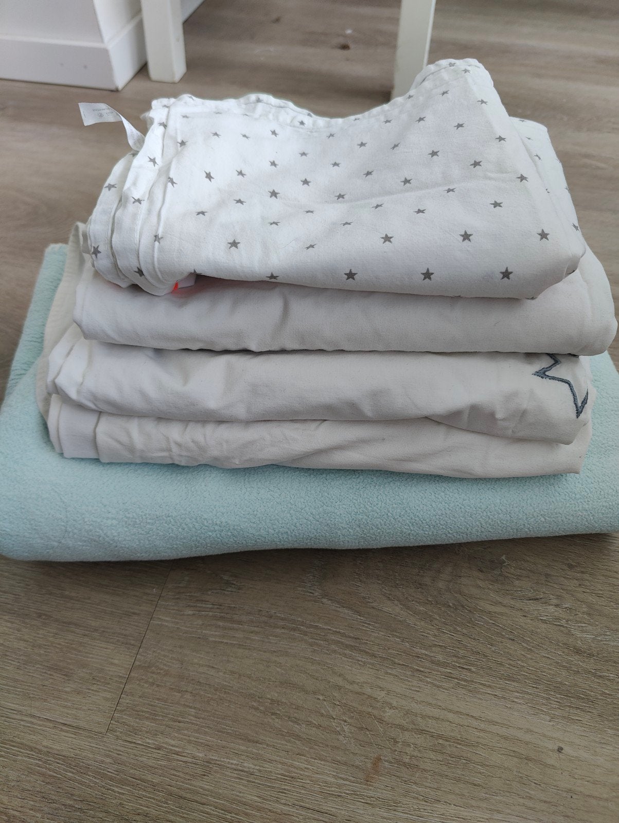 Ledikant pakket: deken en 4 lakentjes, Kinderen en Baby's, Kinderkamer | Beddengoed, Gebruikt, Jongetje of Meisje, Wit, Ophalen of Verzenden