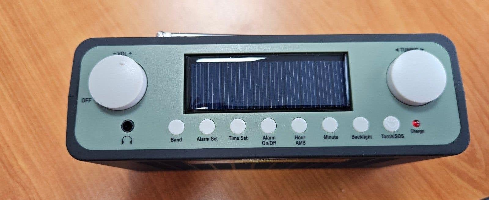 Foto 3 van Noodradio Fm /Am + zonnecel ,handzwengel ,accu ,li-ion batt