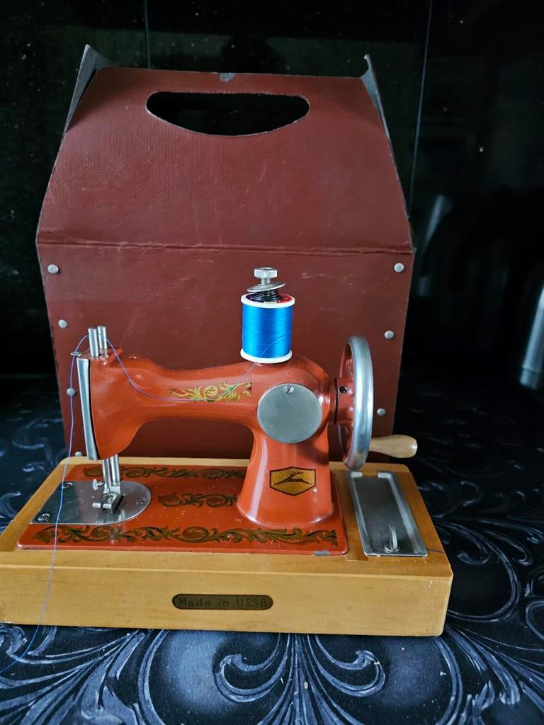 KINDER NAAIMACHINE  MET KOFFERTJE, Ophalen of Verzenden