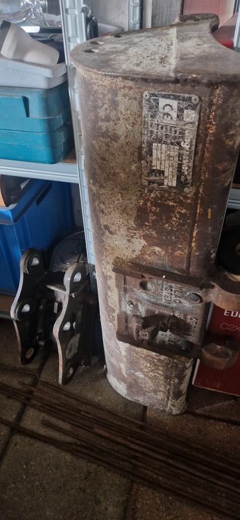 Bobcat E10 slotenbak en snelwissel KLAC systeem, Ophalen, 1200 watt of meer, 70 mm of meer