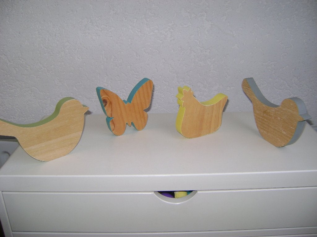 4 houten  decoratie dieren vlinder kip en 2 vogels 20lx12h, Overige typen, Ophalen of Verzenden, Zo goed als nieuw, Meerkleurig