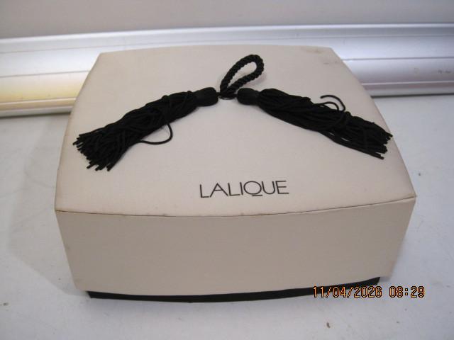 lalique parfum in doos collectors item (385), Ophalen of Verzenden, Zo goed als nieuw, Overige typen, Gevuld