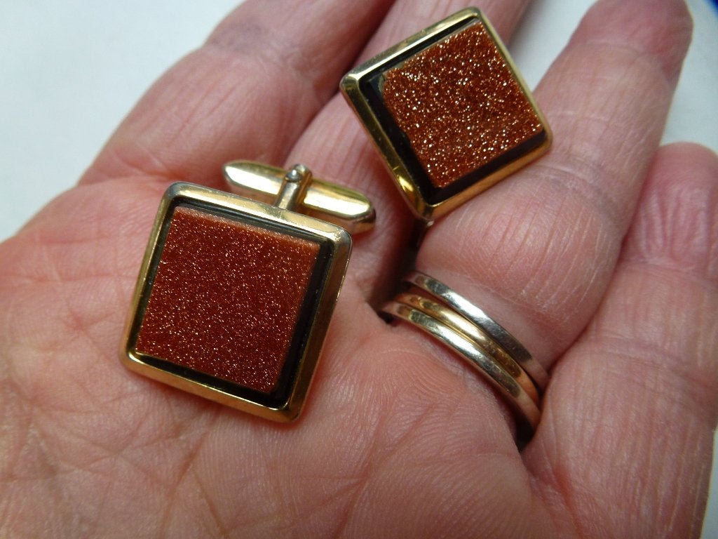 Jaren ’70 Goldtone Manchetknopen met Goudsteen, Sieraden, Tassen en Uiterlijk, Manchetknopen, Verzenden, Nieuw, Steen, Verguld