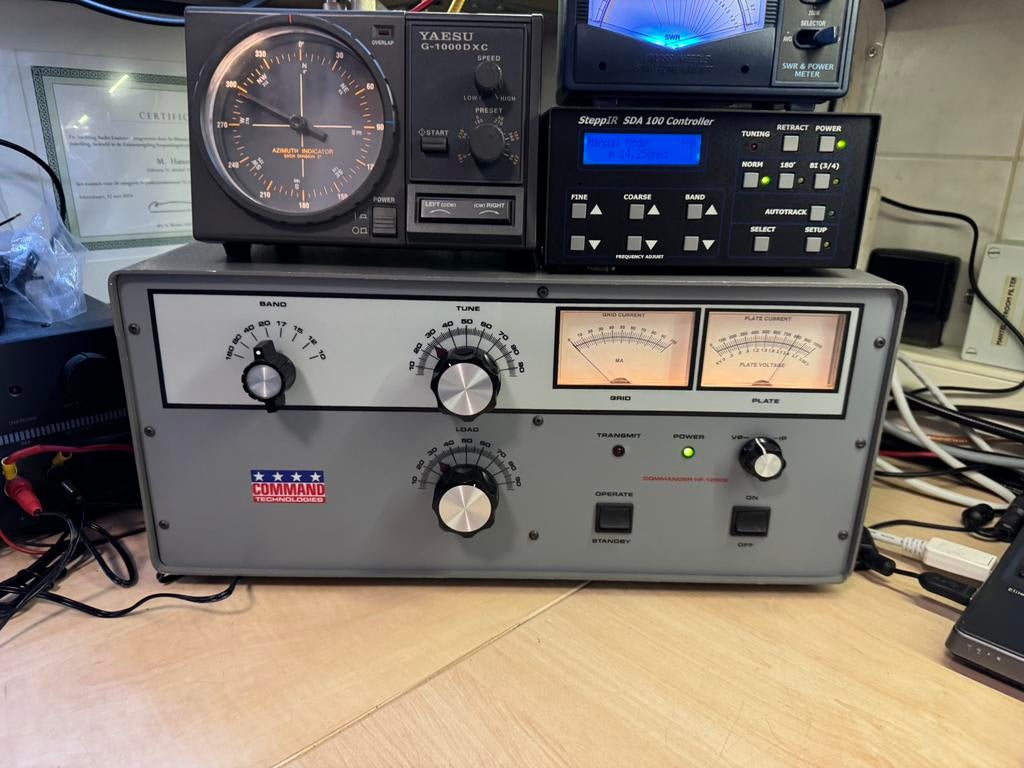 MOOIE COMMAND TECHNOLOGIES COMMANDER HF-1250 HF LINEAIR, Ophalen, Gebruikt, Zender en Ontvanger