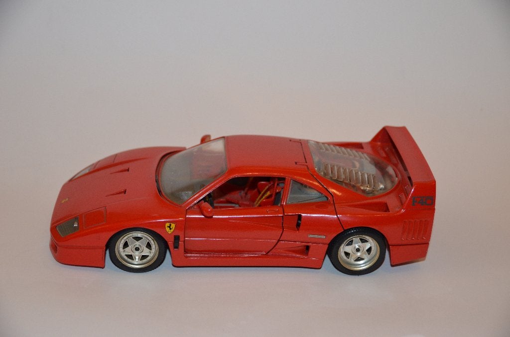 ferrari  F40 Burago 1/18, Hobby en Vrije tijd, Modelauto's | 1:18, Ophalen of Verzenden, Zo goed als nieuw, Auto, Bburago