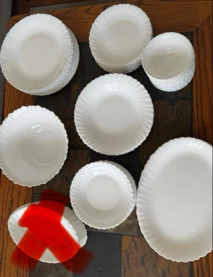 Uitgebreid wit servies van R.A.K. Glass ongeveer 70 delig, Gebruikt, Overige merken, Ophalen of Verzenden, Glas